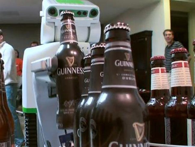 PR2 El Robot Que Te Sirve La Cerveza Propulsado por Kinect (Vídeo)