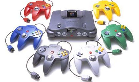 Nintendo_64_con_distintos_colores_de_controles
